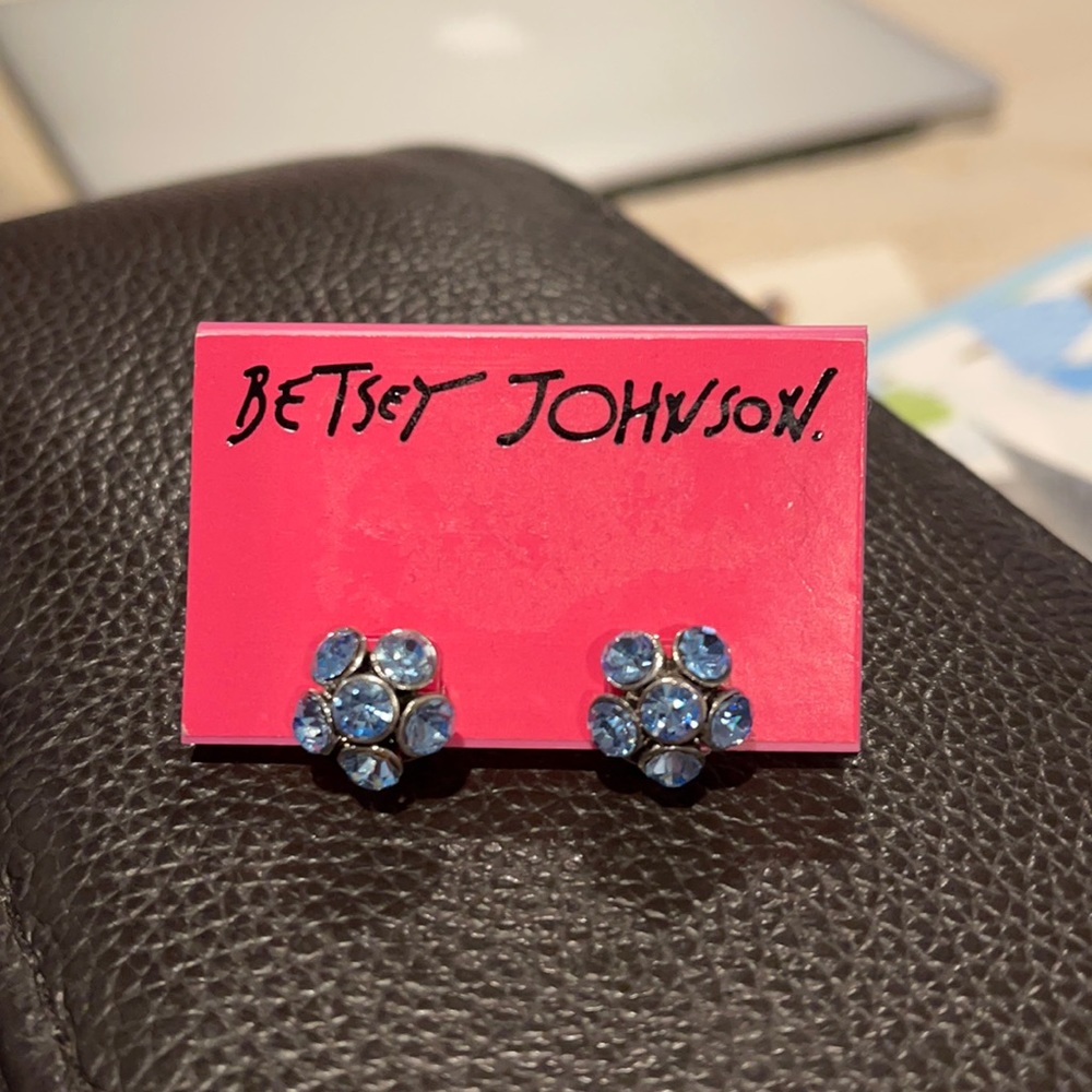 Betsy Johnson Baby blue flower floral earrings New